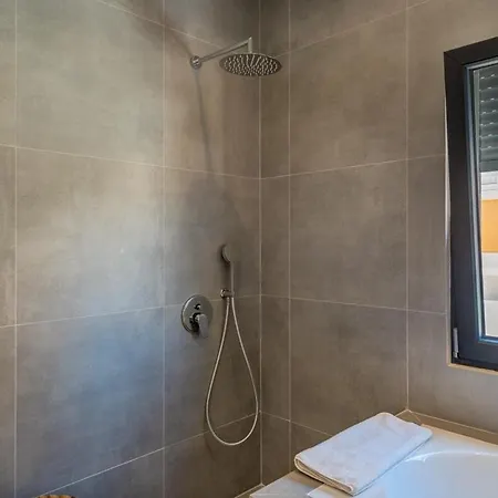 Front Right On The Luxury Semi-detached 3 Bed *