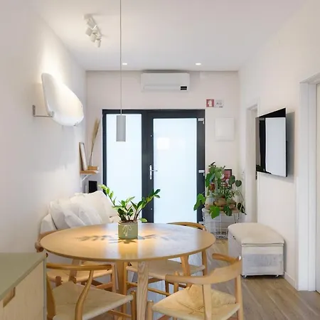 Front Right On The Luxury Semi-detached 3 Bed Vakantiehuis Faro