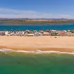 Front Right On The Luxury Semi-detached 3 Bed بيت للعطل