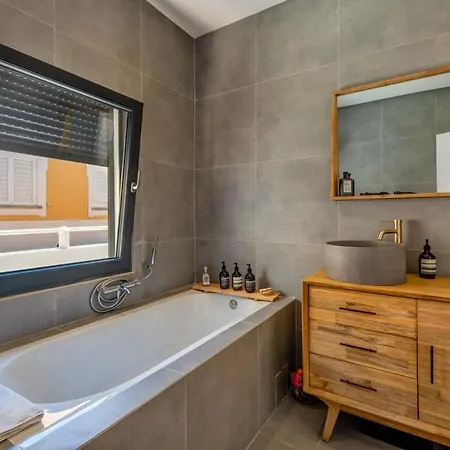Front Right On The Luxury Semi-detached 3 Bed Ferienhaus